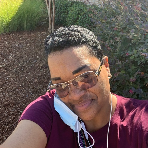 Meet your Posher, Karla - Picture 1 of 1